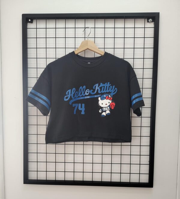 remera over kitty