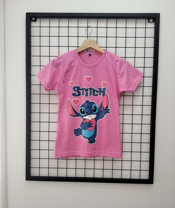 remera stitch corazones