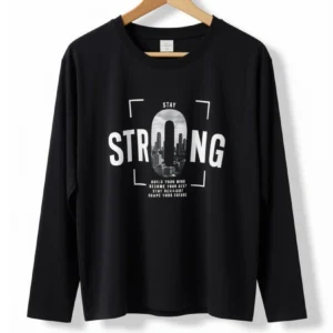 Remera Stay Strong Negra