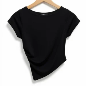 Remera Frunce y Pico Negra