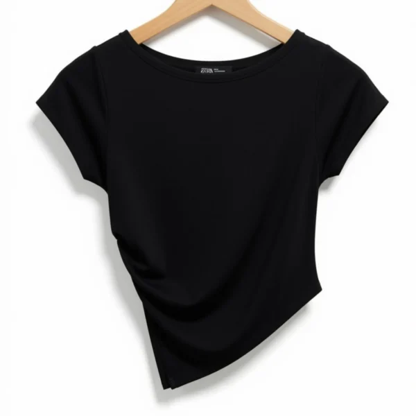 Remera Frunce y Pico Negra