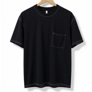 88 Remera Bolsillo y Costuras Negra